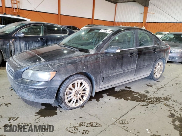 2005 Volvo S40 with VIN YV1MS682252060047, listed as a Copart auction lot 43456495 with 354,962 mi miles and Salvage Title. Bid and sale history available at carsss.com. Image 1.