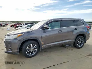 2017 Toyota Highlander XLE with VIN 5TDKZRFH4HS507914, listed as a Copart auction lot 56952875 with 162,627 mi miles and Salvage title. Bid and sale history available at DreamBid. Image 1.