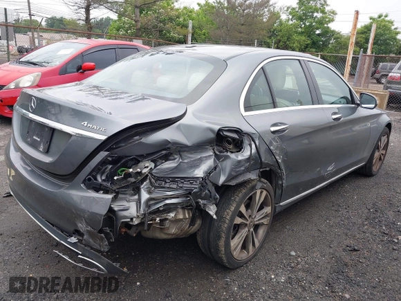 2019 Mercedes-Benz C 300 z VIN 55SWF8EB5KU300556, wystawiony jako IAAI lot #42367723 z przebiegiem 68 335 mil mil oraz . Historia ofert i sprzedaży dostępna na DreamBid. Obrazek 4.