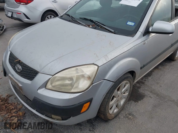 2007 Kia Rio LX with VIN KNADE123476286326, listed as a IAAI auction lot 42106275 with 183,042 mi miles. Bid and sale history available at carsss.com. Image 13.