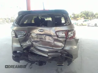 2019 Kia Sorento LX V6 with VIN 5XYPG4A52KG440780, listed as a IAAI auction lot 41673576 with 125,740 mi miles. Bid and sale history available at carsss.com. Image 6.