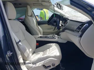 2024 Volvo XC90 Plus with VIN YV4H60LE4R1236342, listed as a IAAI auction lot 41826136 with 5,278 mi miles and . Bid and sale history available at DreamBid. Image 5.