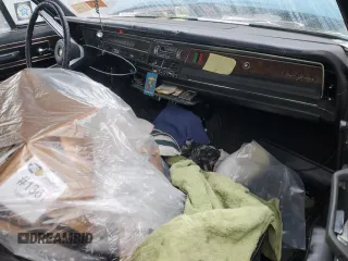 1968 Chrysler New Yorker z VIN CH3K8F117244, wystawiony jako Copart lot #51514955 z przebiegiem 95 618 mil mil oraz Tytuł czysty. Historia ofert i sprzedaży dostępna na DreamBid. Obrazek 8.