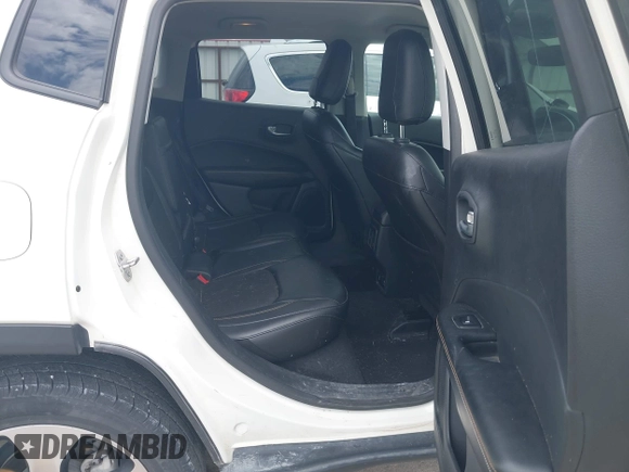 2018 Jeep Compass Altitude with VIN 3C4NJDBB4JT232968, listed as a IAAI auction lot 42388364 with 89,942 mi miles and . Bid and sale history available at DreamBid. Image 8.