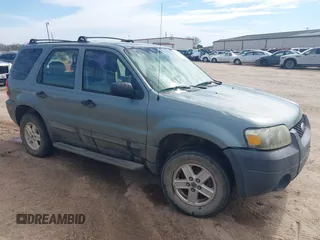 2007 Ford Escape XLS with VIN 1FMYU02Z57KB59268, listed as a IAAI auction lot 41585368 with 195,227 mi miles. Bid and sale history available at carsss.com. Image 1.