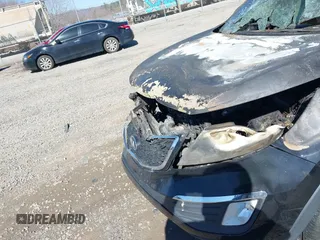 2013 Kia Sportage SX with VIN KNDPCCA68D7374637, listed as a IAAI auction lot 41810746 with Not Provided miles and . Bid and sale history available at carsss.com. Image 6.