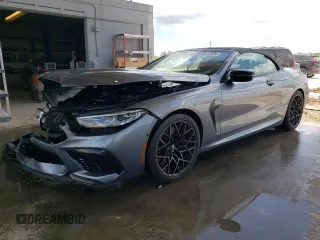 2022 BMW M8 Competition z VIN WBSDZ0C09NCJ30019, wystawiony jako Copart lot #58223634 z przebiegiem Nie podano mil oraz Szkoda całkowita • Salvage title. Historia ofert i sprzedaży dostępna na DreamBid. Obrazek 1.
