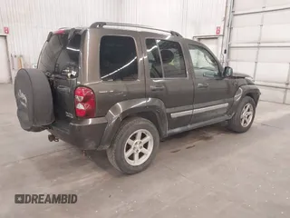 2006 Jeep Liberty Limited z VIN 1J4GL58K56W290180, wystawiony jako IAAI lot #42359344 z przebiegiem 171 635 mil mil oraz . Historia ofert i sprzedaży dostępna na DreamBid. Obrazek 4.