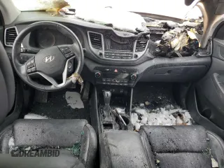 2017 Hyundai Tucson Value z VIN KM8J3CA23HU266206, wystawiony jako Copart lot #46698775 z przebiegiem Nie podano mil oraz Nie do naprawy • Non repairable. Historia ofert i sprzedaży dostępna na DreamBid. Obrazek 8.