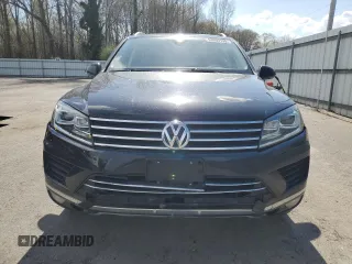 2017 Volkswagen Touareg Sport with VIN WVGEF7BP9HD004779, listed as a Copart auction lot 53530135 with 224,866 mi miles and Clean Title. Bid and sale history available at DreamBid. Image 5.