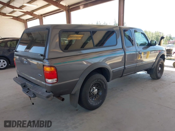 1998 Ford Ranger XL z VIN 1FTZR15X3WPA13348, wystawiony jako IAAI lot #42374950 z przebiegiem 239 535 mil mil oraz . Historia ofert i sprzedaży dostępna na DreamBid. Obrazek 4.