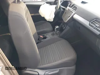 2024 Volkswagen Tiguan S with VIN 3VVRB7AX2RM185718, listed as a IAAI auction lot 42303387 with 30,761 mi miles and . Bid and sale history available at DreamBid. Image 5.