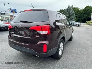 2014 Kia Sorento LX with VIN 5XYKT3A65EG487511, listed as a Copart auction lot 55742755 with 169,239 mi miles and Clean Title. Bid and sale history available at DreamBid. Image 4.
