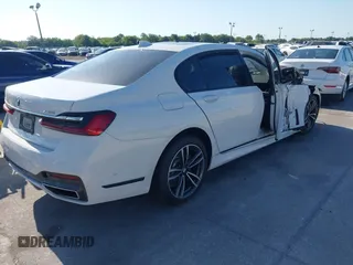 2020 BMW 7 Series 750i xDrive z VIN WBA7U2C05LGJ59941, wystawiony jako IAAI lot #42022091 z przebiegiem 50 605 mil mil oraz . Historia ofert i sprzedaży dostępna na DreamBid. Obrazek 4.