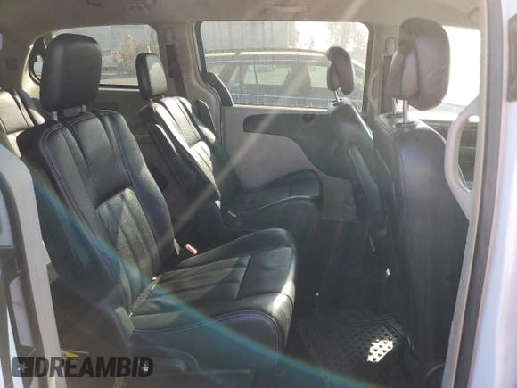 2014 Chrysler Town & Country Touring with VIN 2C4RC1BG3ER443061, listed as a Copart auction lot 73010804 with 138,717 mi miles and Clean Title. Bid and sale history available at DreamBid. Image 11.