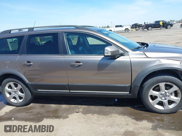 2008 Volvo XC70 with VIN YV4BZ982681037503, listed as a IAAI auction lot 42170388 with 192,516 mi miles and . Bid and sale history available at DreamBid. Image 14.