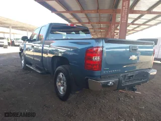2011 Chevrolet Silverado 1500 LT with VIN 1GCRCSE06BZ150373, listed as a IAAI auction lot 41760988 with 118,941 mi miles. Bid and sale history available at carsss.com. Image 3.