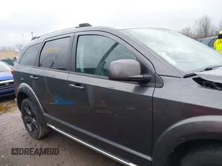 2020 Dodge Journey Crossroad z VIN 3C4PDCGB4LT271100, wystawiony jako IAAI lot #41552975 z przebiegiem 74 400 mil mil oraz . Historia ofert i sprzedaży dostępna na DreamBid. Obrazek 14.