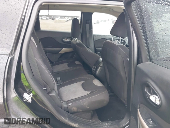 2017 Jeep Cherokee Sport z VIN 1C4PJLAB2HW641124, wystawiony jako IAAI lot #42155679 z przebiegiem 130 556 mil mil oraz . Historia ofert i sprzedaży dostępna na DreamBid. Obrazek 8.