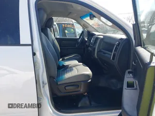 2016 Ram 1500 Express z VIN 1C6RR6FG2GS242881, wystawiony jako IAAI lot #41657054 z przebiegiem 126 658 mil mil oraz . Historia ofert i sprzedaży dostępna na DreamBid. Obrazek 5.
