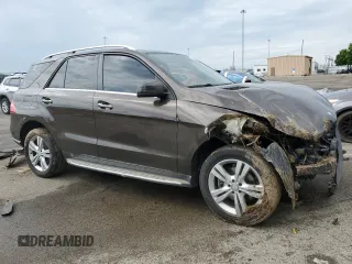 2013 Mercedes-Benz M 350 z VIN 4JGDA5HB1DA122217, wystawiony jako Copart lot #57061955 z przebiegiem 149 858 mil mil oraz Szkoda całkowita • Salvage title. Historia ofert i sprzedaży dostępna na DreamBid. Obrazek 4.