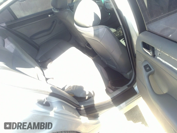 2002 BMW 3 Series 325i with VIN WBAET374X2NJ21581, listed as a IAAI auction lot 42120696 with 247,218 mi miles and . Bid and sale history available at DreamBid. Image 8.
