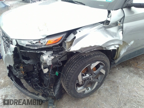 2024 Hyundai Venue Limited with VIN KMHRC8A30RU300497, listed as a IAAI auction lot 41732907 with 8,104 mi miles and . Bid and sale history available at DreamBid. Image 6.