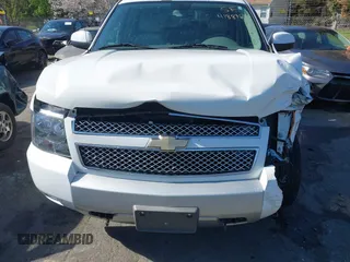 2011 Chevrolet Avalanche LT z VIN 3GNTKFE39BG180128, wystawiony jako IAAI lot #41887676 z przebiegiem 183 098 mil mil oraz . Historia ofert i sprzedaży dostępna na DreamBid. Obrazek 17.