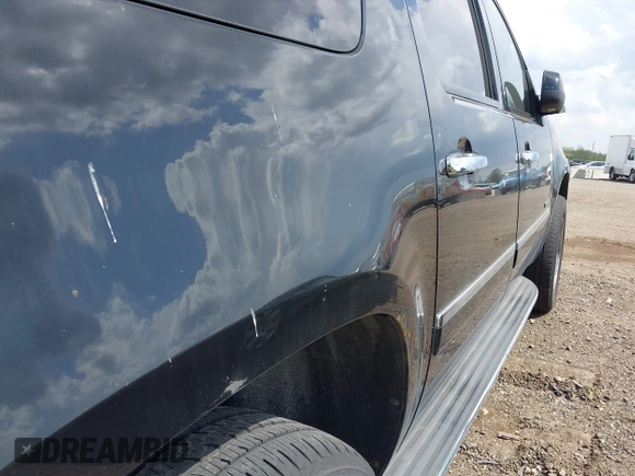 2013 GMC Yukon XL Denali with VIN 1GKS2MEF8DR350974, listed as a IAAI auction lot 42157560 with 285,848 mi miles and . Bid and sale history available at DreamBid. Image 6.