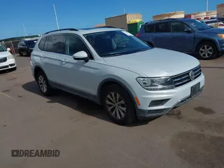 2018 Volkswagen Tiguan SEL z VIN 3VV3B7AX7JM126402, wystawiony jako IAAI lot #42046690 z przebiegiem 54 790 mil mil oraz . Historia ofert i sprzedaży dostępna na DreamBid. Obrazek 1.