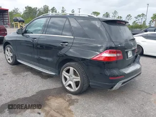 2014 Mercedes-Benz M 350 with VIN 4JGDA5HB0EA280601, listed as a IAAI auction lot 41871333 with 109,789 mi miles and . Bid and sale history available at DreamBid. Image 3.