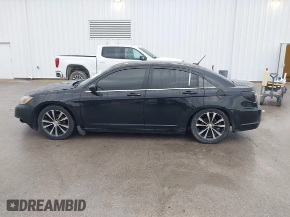 2012 Chrysler 200 S with VIN 1C3CCBHG6CN233751, listed as a IAAI auction lot 41470241 with 173,383 mi miles. Bid and sale history available at carsss.com. Image 14.