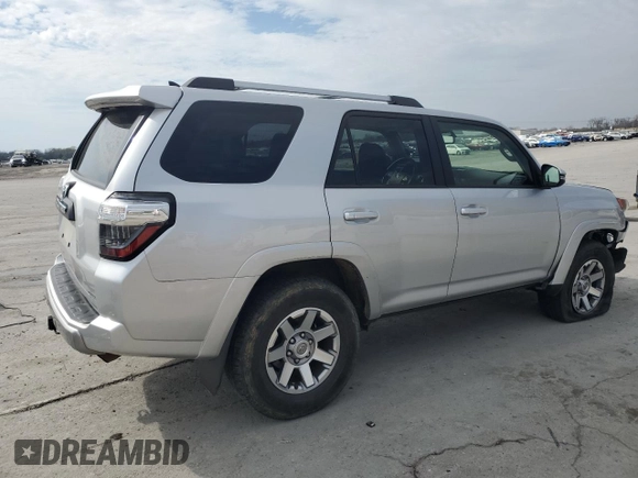 2015 Toyota 4Runner Limited with VIN JTEBU5JR0F5233343, listed as a Copart auction lot 50716345 with 125,691 mi miles and Salvage Title. Bid and sale history available at DreamBid. Image 3.