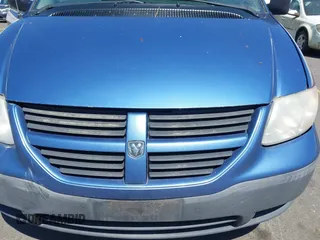 2007 Dodge Caravan SE with VIN 1D4GP25R17B172715, listed as a IAAI auction lot 42147718 with Not Provided miles and . Bid and sale history available at carsss.com. Image 10.