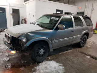 2000 GMC Jimmy SLE Convenience with VIN 1GKDT13W1Y2332452, listed as a Copart auction lot 42083315 with 178,934 mi miles and Salvage Title. Bid and sale history available at carsss.com. Image 1.