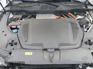 2023 Audi e-tron Premium Plus z VIN WA1LAAGE8PB006137, wystawiony jako IAAI lot #41974875 z przebiegiem 21 728 mil mil oraz . Historia ofert i sprzedaży dostępna na DreamBid. Obrazek 10.