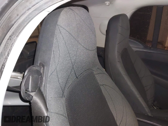 2014 Smart fortwo Pure with VIN WMEEJ3BA1EK728739, listed as a IAAI auction lot 41911785 with 120,688 mi miles and . Bid and sale history available at DreamBid. Image 8.