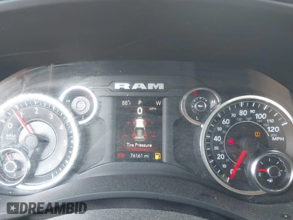 2019 Ram 2500 Big Horn with VIN 3C6UR5DJ1KG570506, listed as a IAAI auction lot 42372500 with 76,161 mi miles and . Bid and sale history available at DreamBid. Image 7.