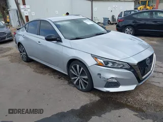 2020 Nissan Altima SR with VIN 1N4BL4CV6LN310472, listed as a IAAI auction lot 41919890 with 122,705 mi miles and . Bid and sale history available at carsss.com. Image 1.