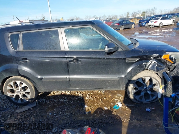 2013 Kia Soul ! with VIN KNDJT2A6XD7539247, listed as a IAAI auction lot 41452416 with 378,887 mi miles. Bid and sale history available at carsss.com. Image 13.