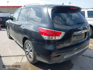 2016 Nissan Pathfinder SL with VIN 5N1AR2MN0GC631184, listed as a IAAI auction lot 42062247 with 129,722 mi miles. Bid and sale history available at carsss.com. Image 3.