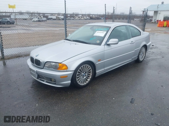 2001 BMW 3 Series 330Ci with VIN WBABN53461JU32400, listed as a IAAI auction lot 41655365 with 185,918 mi miles. Bid and sale history available at carsss.com. Image 2.