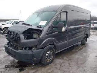 2016 Ford Transit Cargo z VIN 1FTYR2CG8GKB14176, wystawiony jako IAAI lot #41563806 z przebiegiem 93 177 mil mil oraz . Historia ofert i sprzedaży dostępna na DreamBid. Obrazek 18.