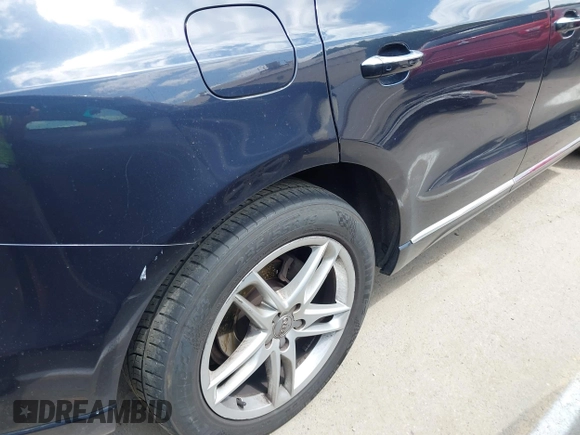 2015 Audi Q5 Premium Plus with VIN WA1LFAFP1FA101082, listed as a IAAI auction lot 42043187 with 116,019 mi miles and . Bid and sale history available at DreamBid. Image 6.