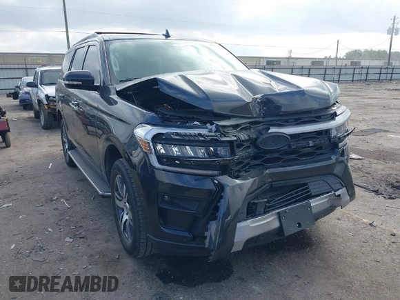 2022 Ford Expedition XLT with VIN 1FMJU1HT0NEA56894, listed as a IAAI auction lot 41450620 with 23,695 mi miles. Bid and sale history available at carsss.com. Image 1.