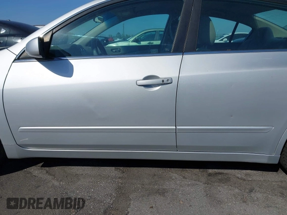 2012 Nissan Altima 2.5 S with VIN 1N4AL2AP6CN475426, listed as a IAAI auction lot 42046202 with 182,849 mi miles. Bid and sale history available at carsss.com. Image 16.