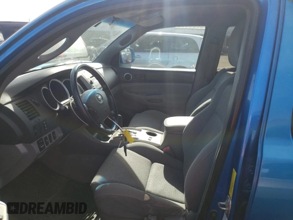 2009 Toyota Tacoma z VIN 3TMMU52N29M010275, wystawiony jako Copart lot #55341095 z przebiegiem 85 319 mil mil oraz Czysty tytuł • Clean title. Historia ofert i sprzedaży dostępna na DreamBid. Obrazek 7.