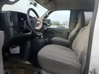 2016 Chevrolet Express Passenger LT z VIN 1GAZGPFG4G1162906, wystawiony jako Copart lot #45040295 z przebiegiem Nie podano mil oraz Szkoda całkowita • Salvage title. Historia ofert i sprzedaży dostępna na DreamBid. Obrazek 7.
