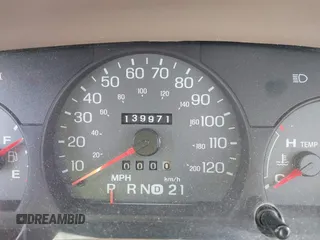 2005 Mercury Grand Marquis LS Premium z VIN 2MEFM75W05X621461, wystawiony jako IAAI lot #41381365 z przebiegiem 139 971 mil mil oraz . Historia ofert i sprzedaży dostępna na DreamBid. Obrazek 7.