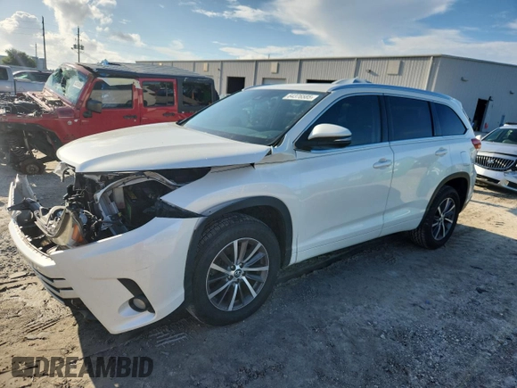 2017 Toyota Highlander XLE with VIN 5TDKZRFHXHS520571, listed as a Copart auction lot 64376585 with 116,027 mi miles and Salvage title. Bid and sale history available at DreamBid. Image 1.